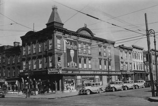 Corner Market 1935.jpg